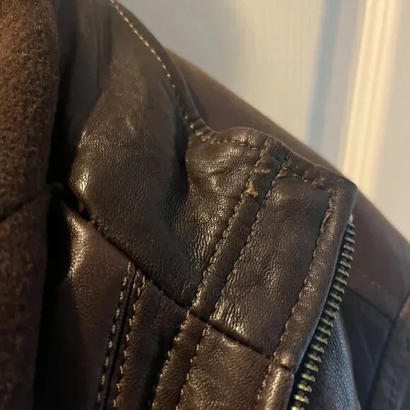 Danier Genuine Leather (Brown) Jacket (with detachable vest lining) *Vintage* - Picture 14 of 14